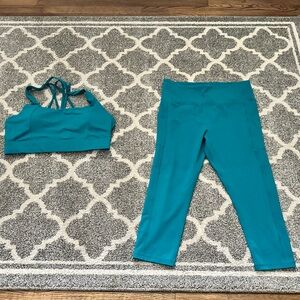 Zyia light and tight 7/8 pocket leggings and bra